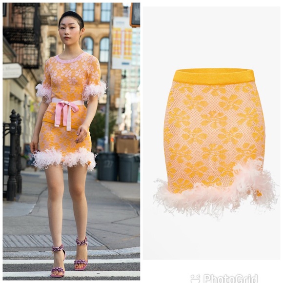 Andreeva Dresses & Skirts - Andreeva Mini Knit Feather Trim Floral Skirt Yellow Size 6